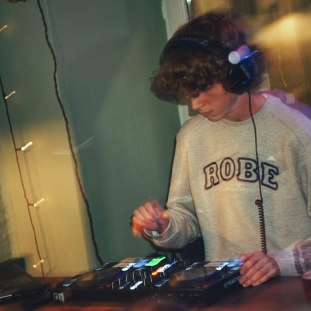 dealept - Deep Shades of Sound
